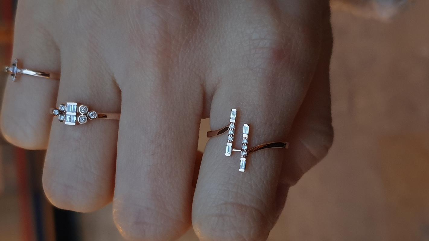 Pétite- Baguette  Diamond Ring