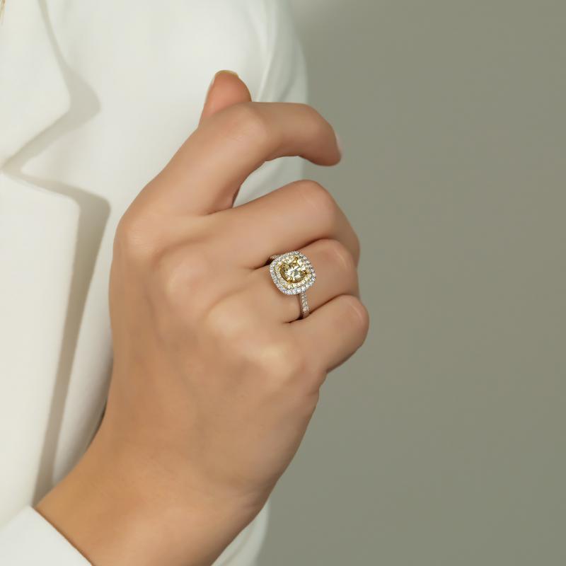 Baguette- Diamond Minimal Design Ring