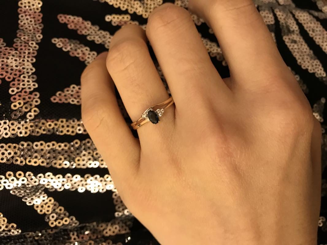 Pétite- Sapphire Diamond Ring