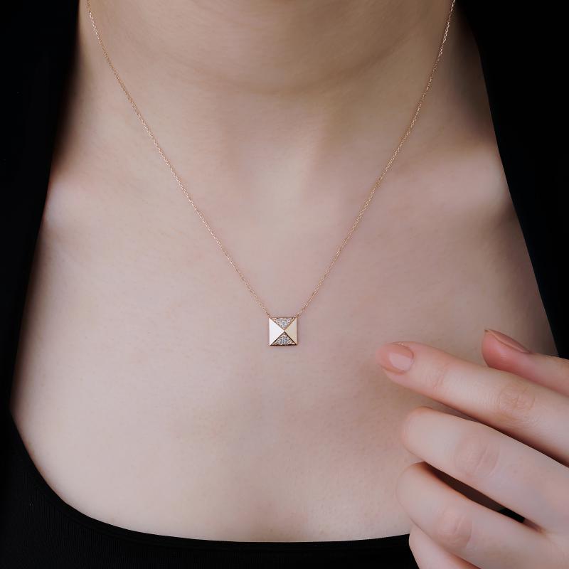 Pétite- Pyramid Diamond Necklace