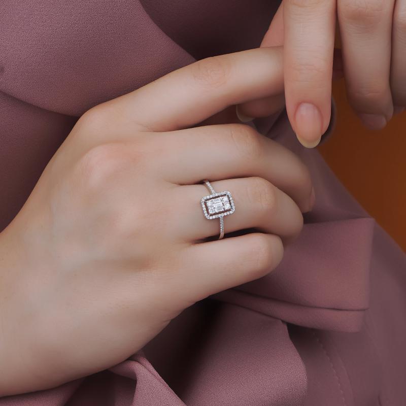 Baguette- Nil Diamond Ring