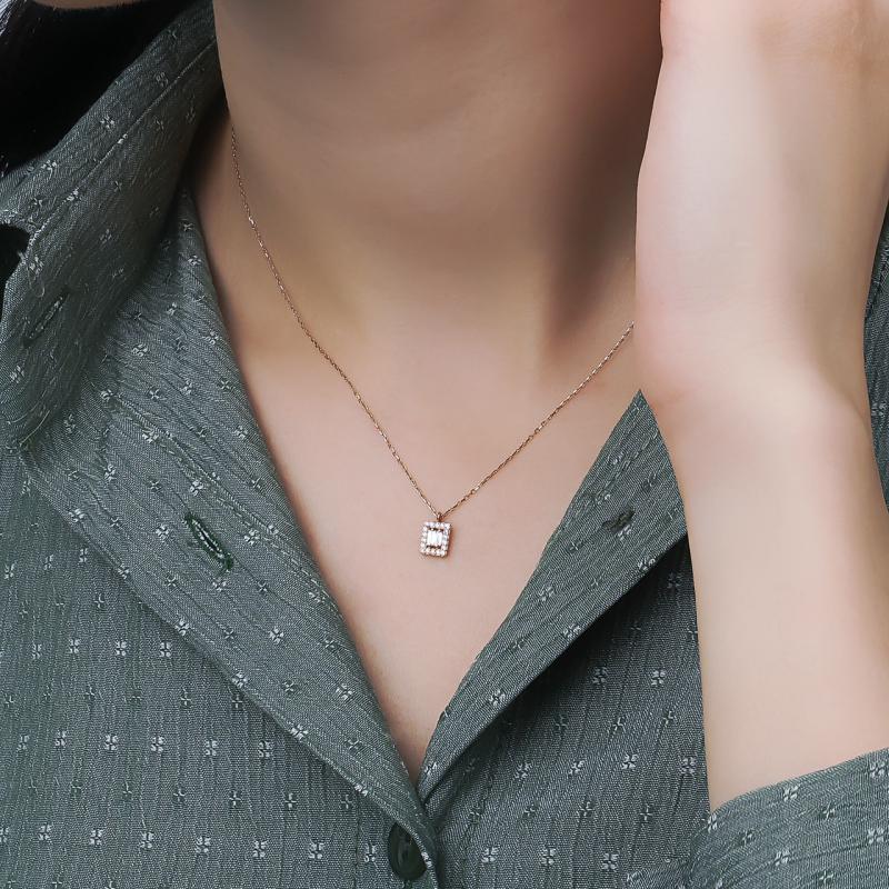 Baguette- Minimal Diamond Necklace