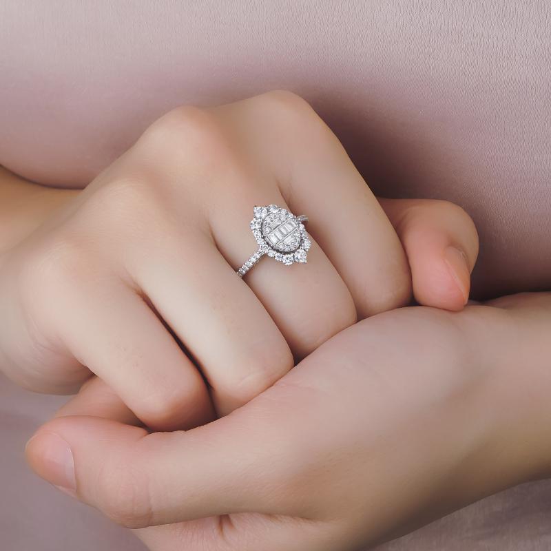 Queen- Vintage Baguette Diamond Ring
