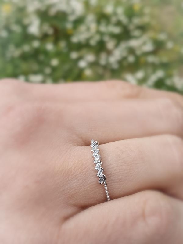 Baguette- Diamond Minimalist Ring