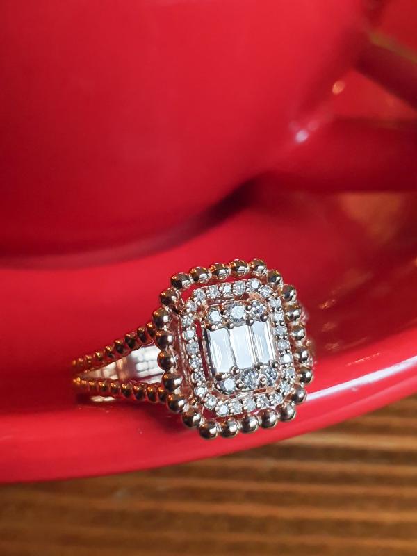 Bagutte- Design Baguette Diamond Ring