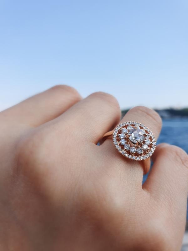 Pétite- Rosecut Flower Engagement Ring