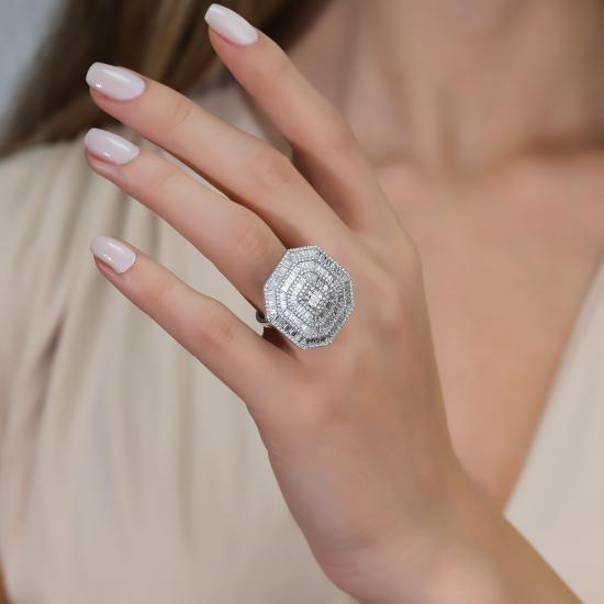 Baguette- Diamond Minimal Design Ring